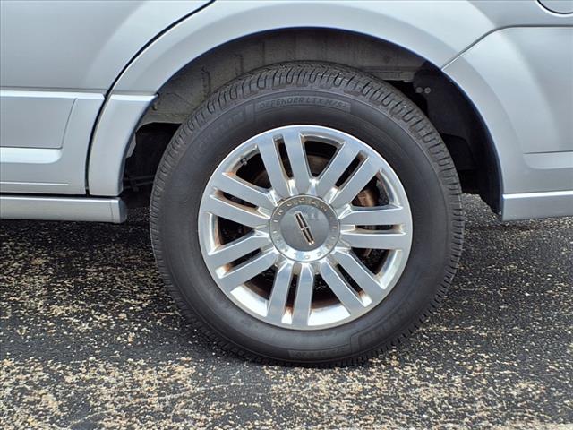2012 Lincoln Navigator Base