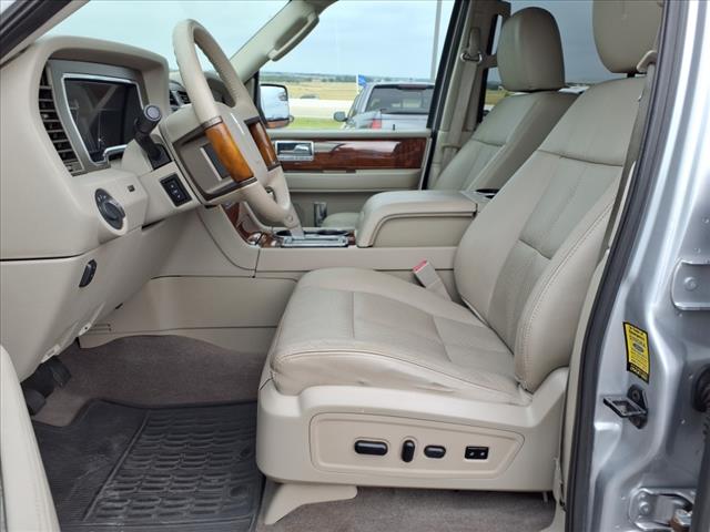 2012 Lincoln Navigator Base