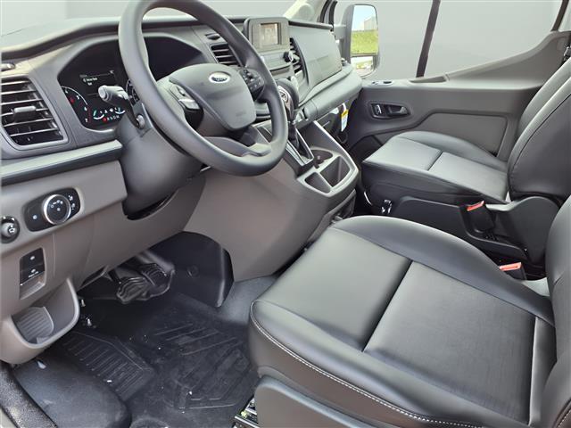 2025 Ford Transit Base