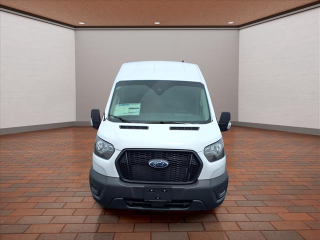 2025 Ford Transit Base