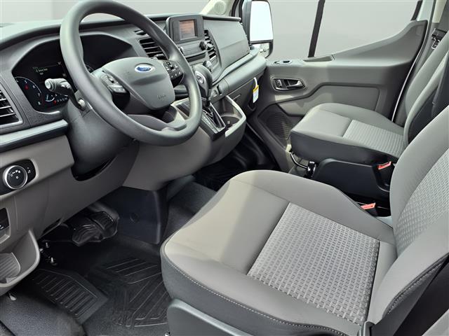 2025 Ford Transit Base