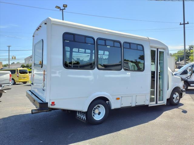 2014 Chevrolet bus Bus