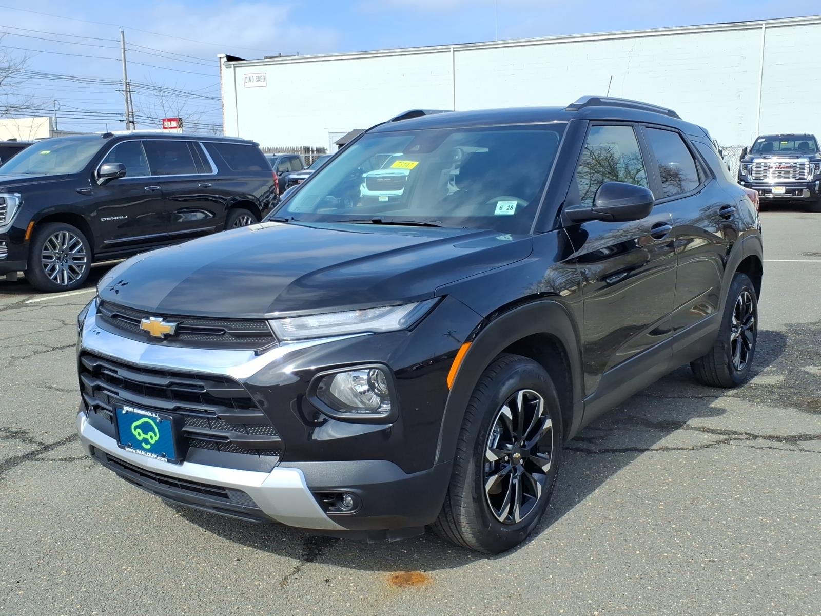 View vehicle photo 3