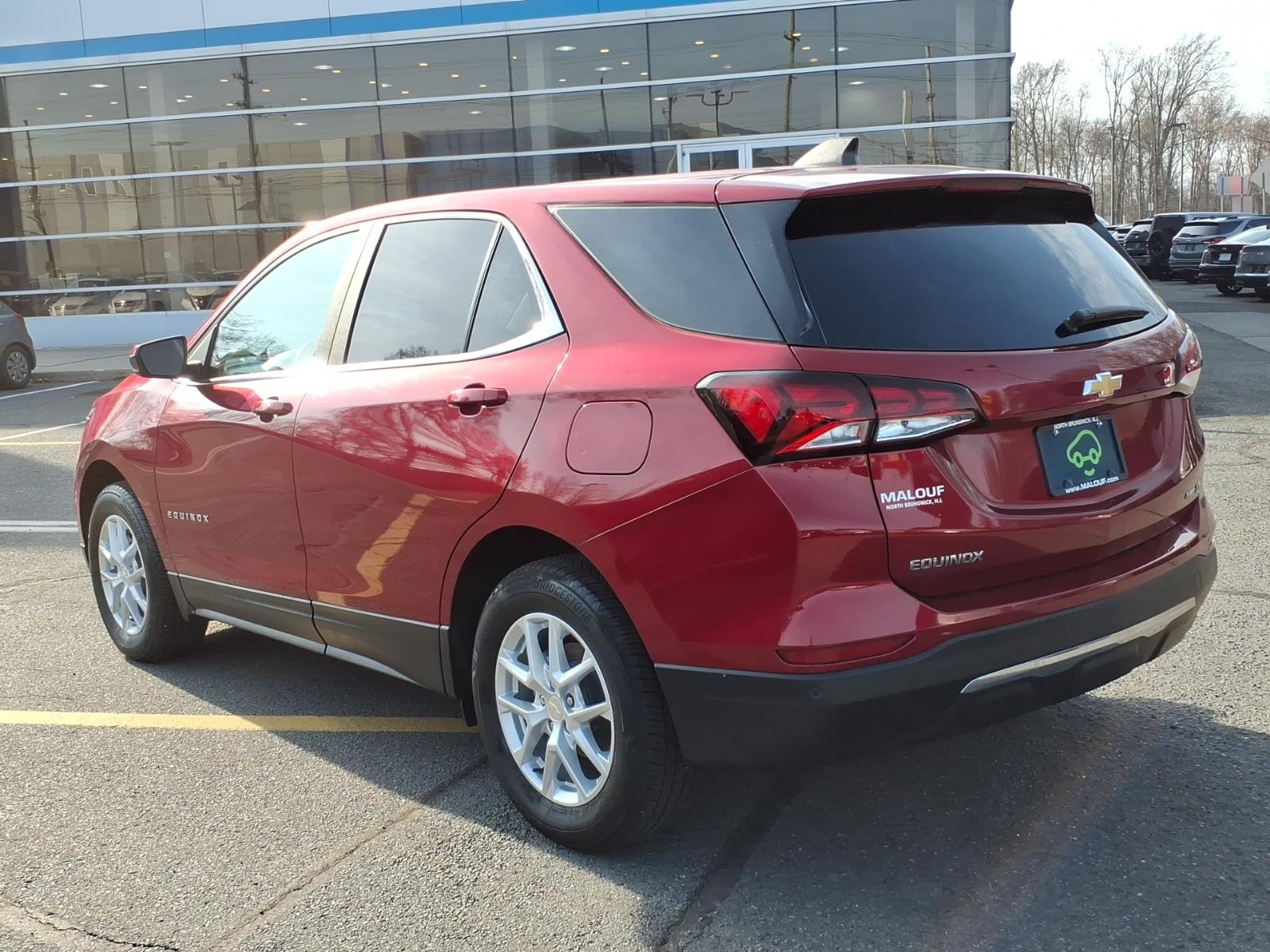 View vehicle photo 4