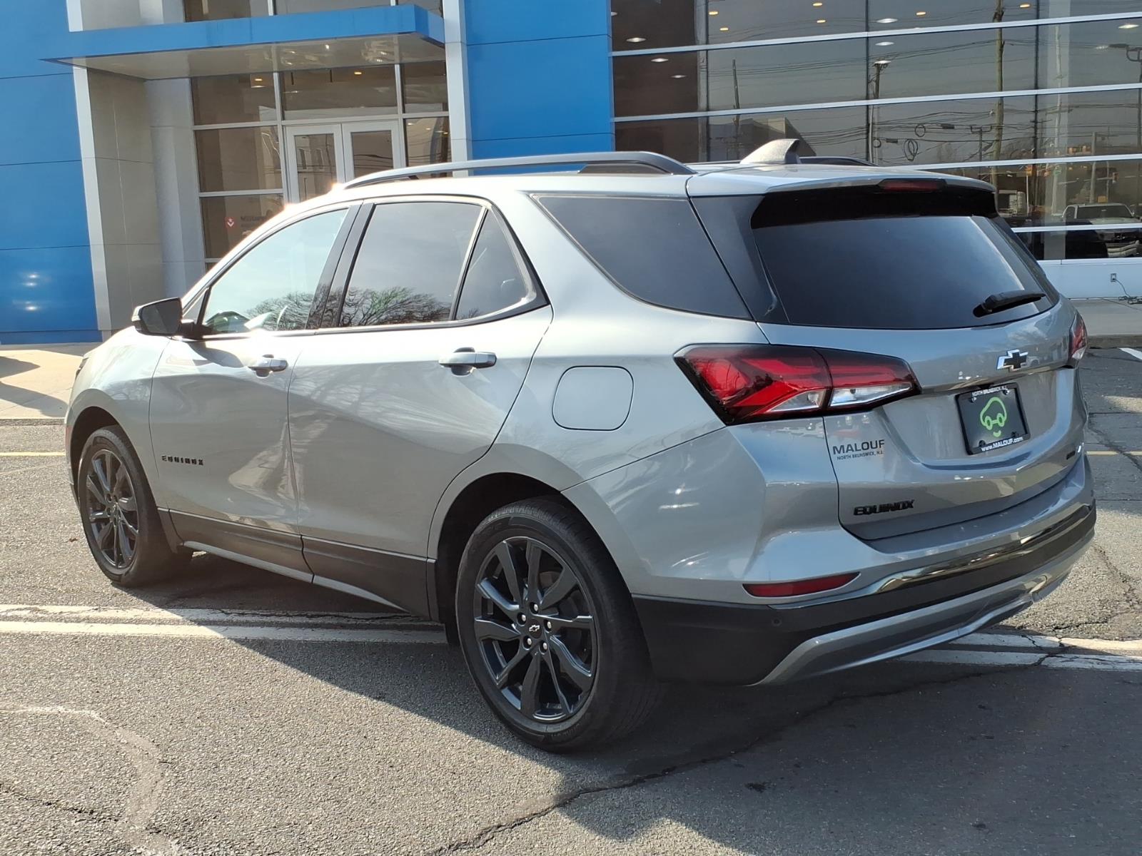 View vehicle photo 4