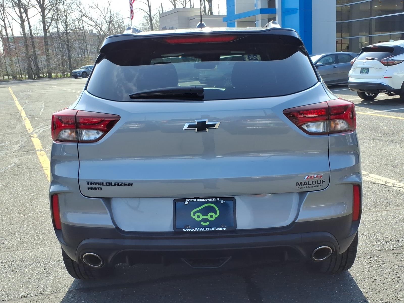 View vehicle photo 5