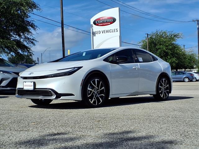 2025 Toyota Prius Plug-in Hybrid 