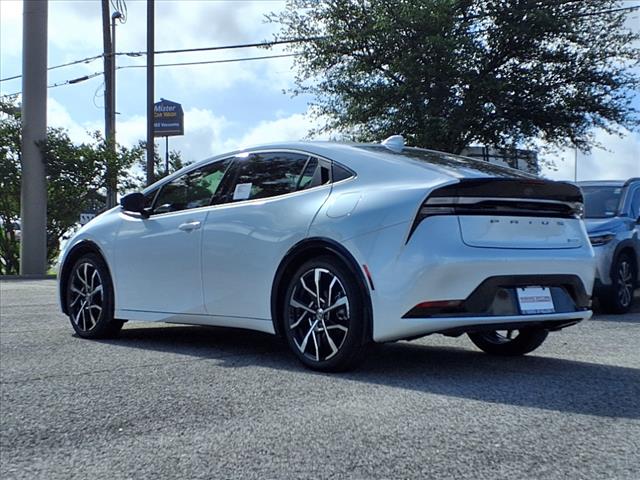 2025 Toyota Prius Plug-in Hybrid 