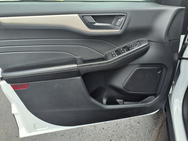 2022 Ford Escape Hybrid SE