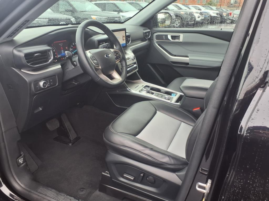 2022 Ford Explorer XLT photo 3