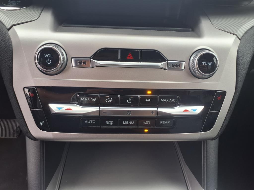 2022 Ford Explorer XLT photo 9