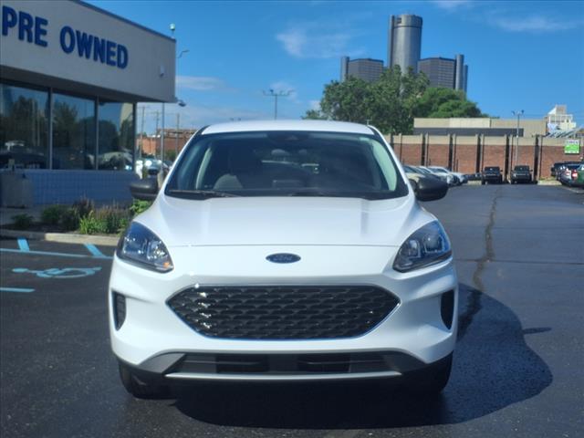 2022 Ford Escape Hybrid SE