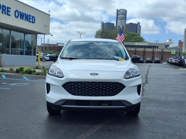 2022 Ford Escape Hybrid SE