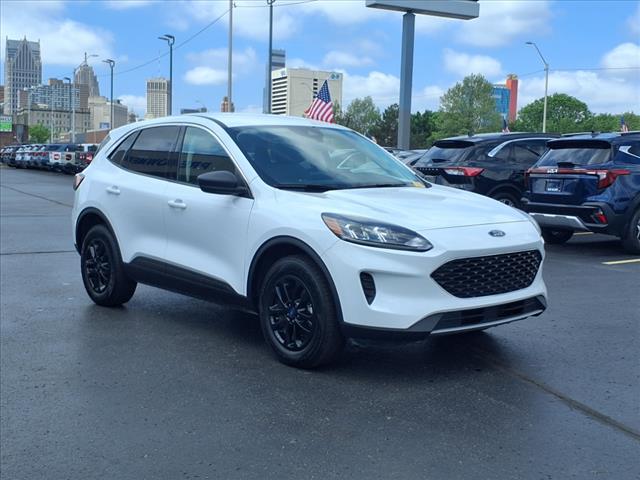 2022 Ford Escape Hybrid SE