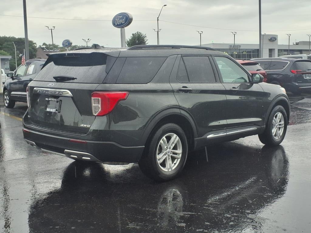 2023 Ford Explorer XLT photo 3