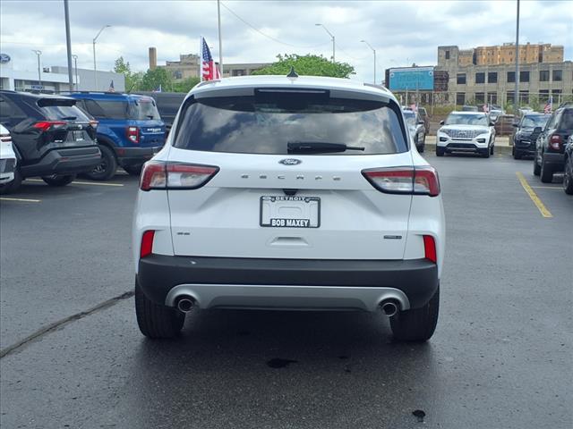 2022 Ford Escape Hybrid SE