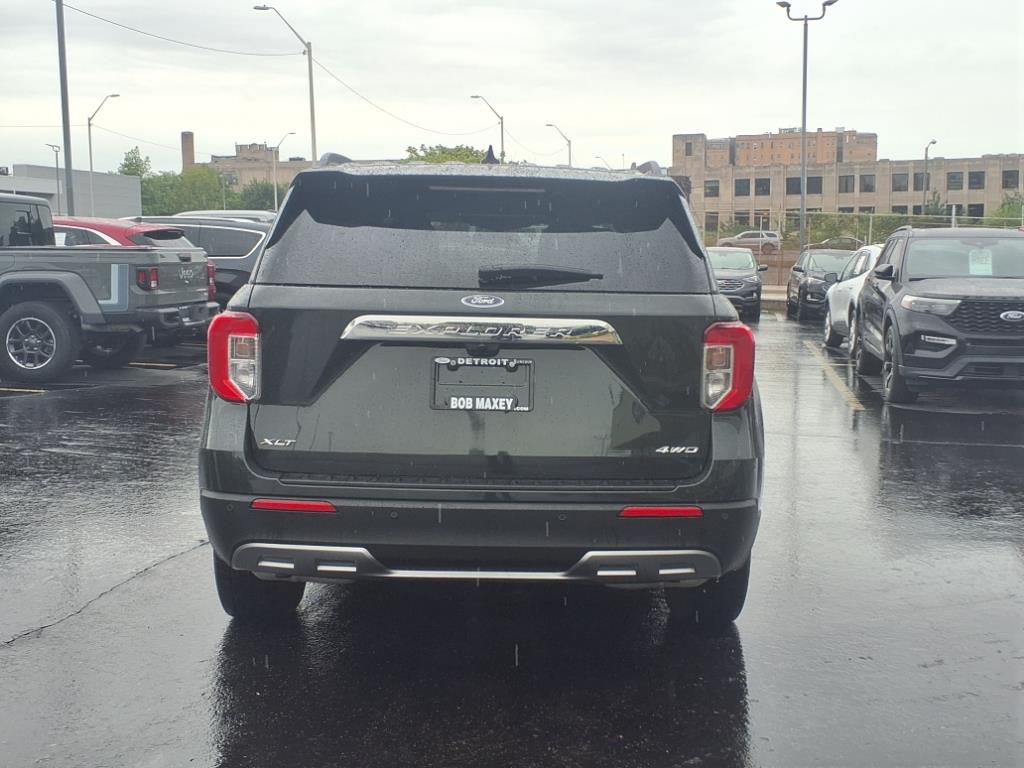 2023 Ford Explorer XLT photo 4