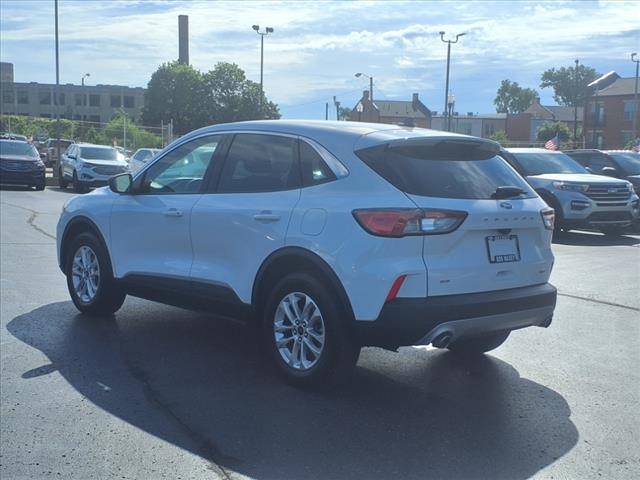 2022 Ford Escape Hybrid SE