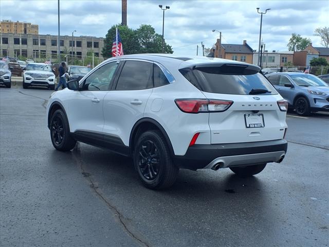 2022 Ford Escape Hybrid SE