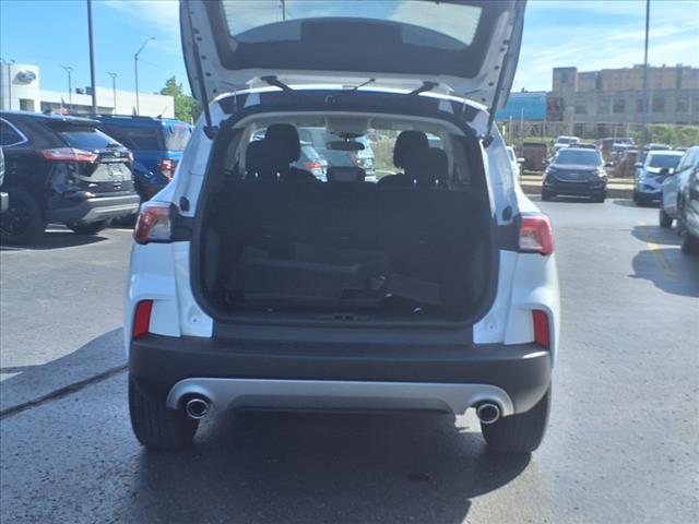 2022 Ford Escape Hybrid SE