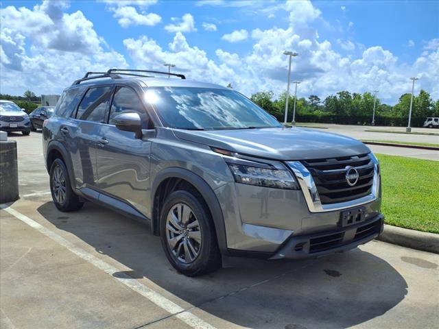 2022 Nissan Pathfinder SV 4X2