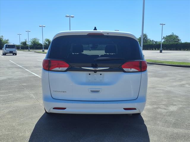 2023 Chrysler Voyager LX