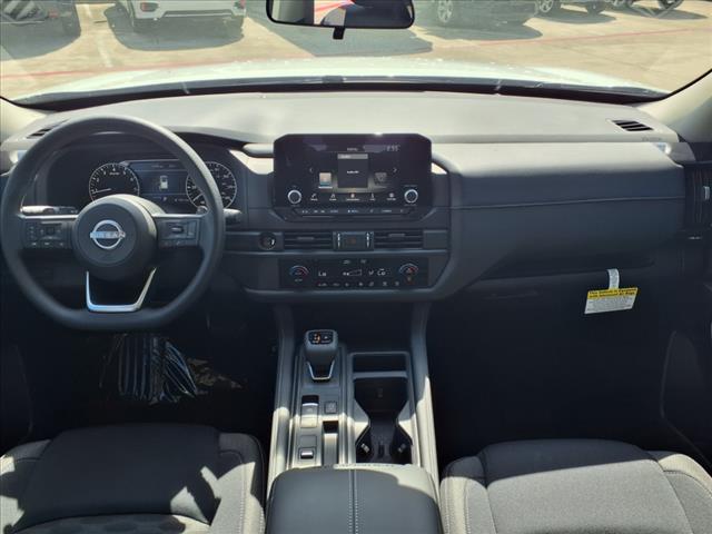 2025 Nissan Pathfinder S
