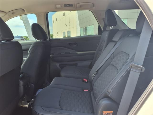 2025 Nissan Pathfinder S