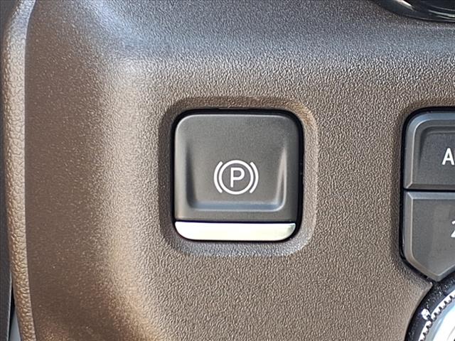 2023 GMC Sierra 1500 15004WDSLT