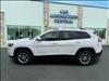 2019 Jeep Cherokee Latitude Plus - thumbnail 2