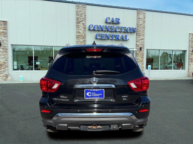 2019 Nissan Pathfinder SL