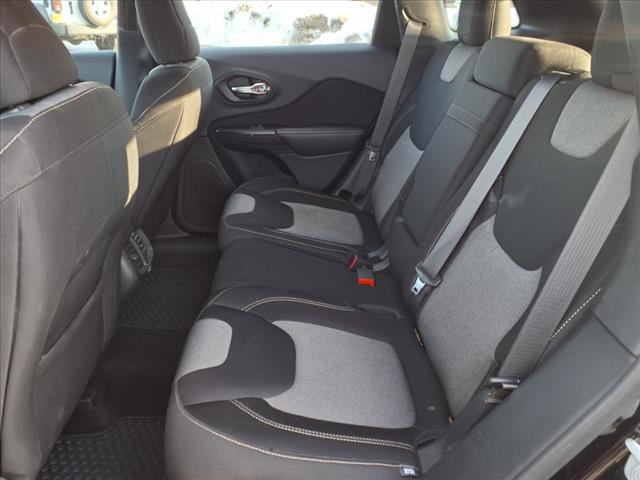 2015 Jeep Cherokee Sport