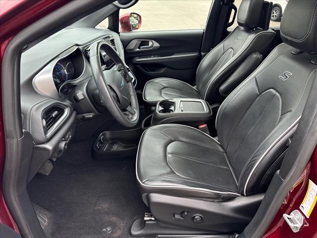 2020 Chrysler Pacifica Hybrid Limited Red S