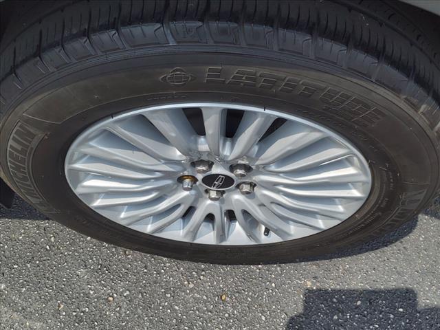 2020 Lincoln Nautilus Standard 8