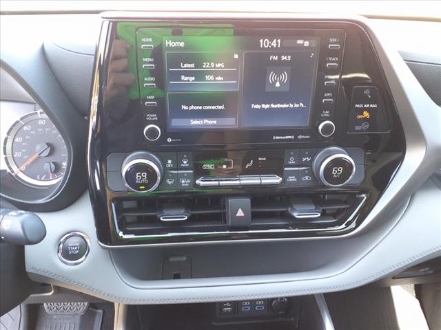 2022 Toyota Highlander LE