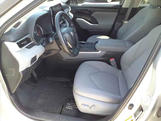 2022 Toyota Highlander LE