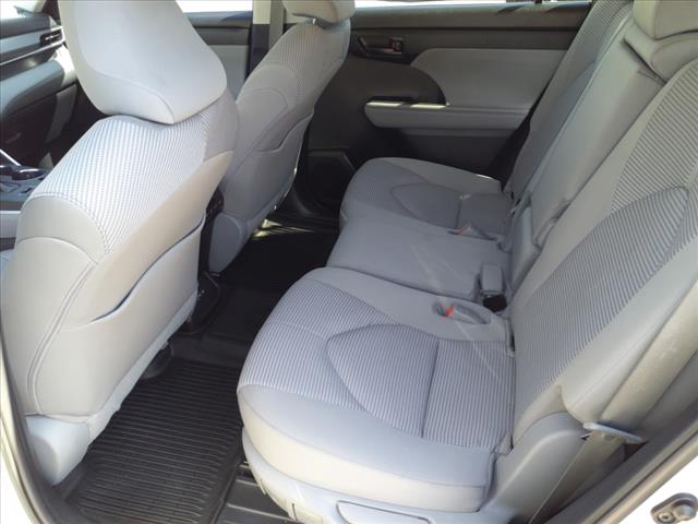2022 Toyota Highlander LE