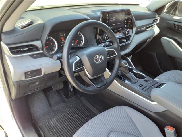 2022 Toyota Highlander LE