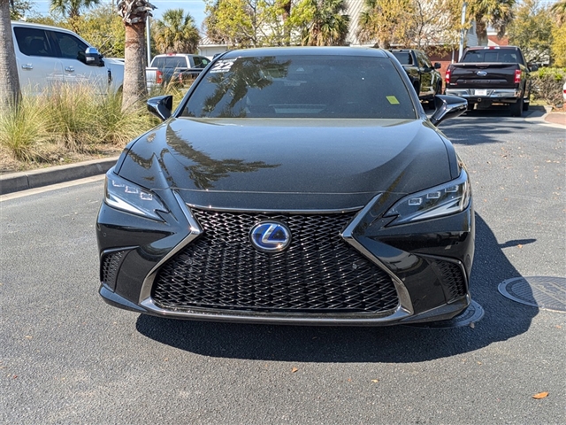 2022 Lexus ES 300h F SPORT
