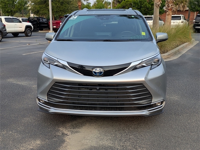 2024 Toyota Sienna Platinum 7-Passenger