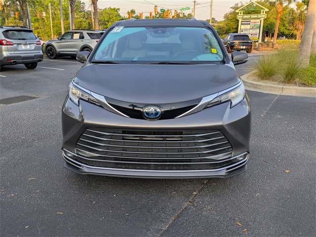 2022 Toyota Sienna Limited 7-Passenger