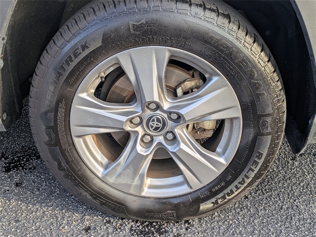 2022 Toyota RAV4 Hybrid LE