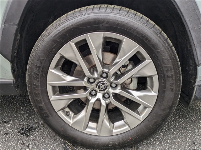 2022 Toyota RAV4 XLE Premium