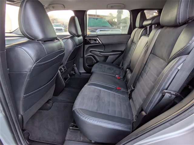2022 Mitsubishi Outlander SE