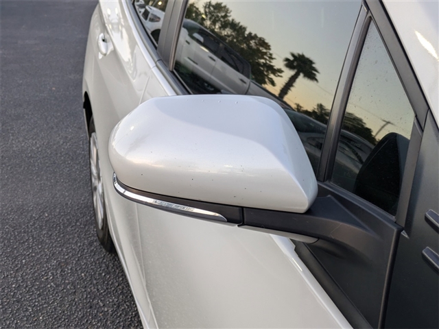 2022 Toyota Prius LE