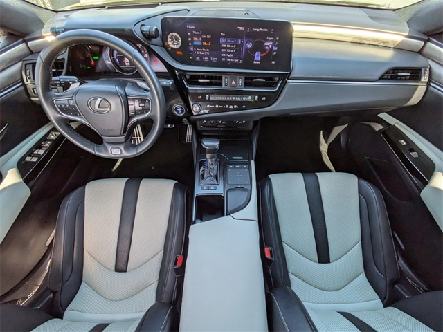 2022 Lexus ES 300h F SPORT