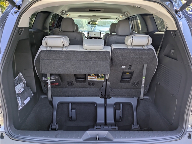2025 Toyota Sienna XLE 7-Passenger