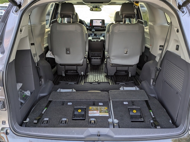 2022 Toyota Sienna Limited 7-Passenger