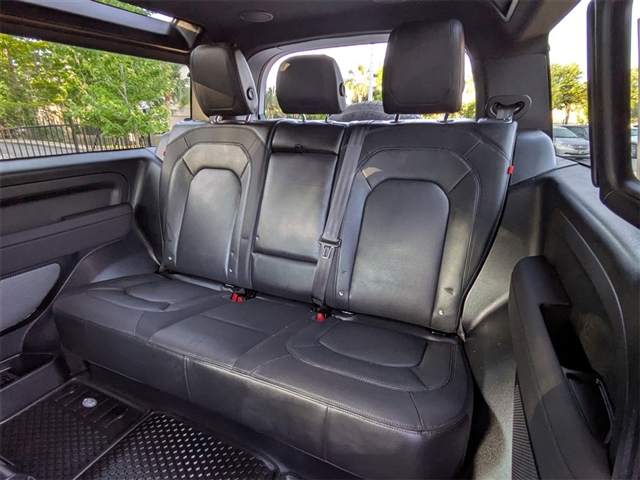 2023 Land Rover Defender 90 X-Dynamic SE