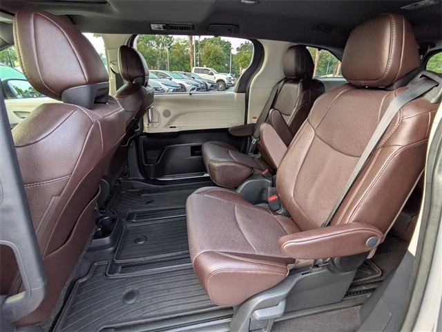 2024 Toyota Sienna Platinum 7-Passenger